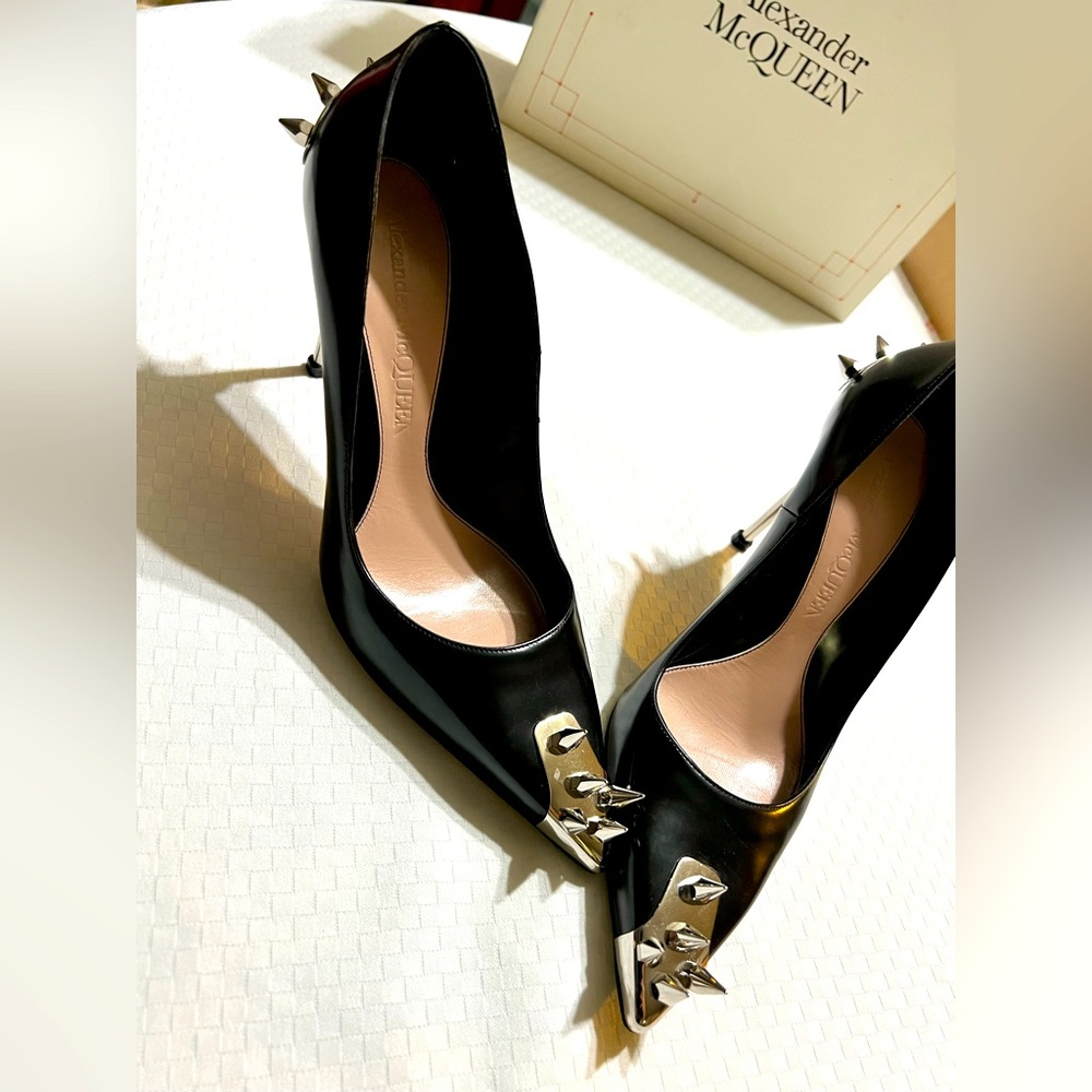 Alexander McQueen Spiked Pumps